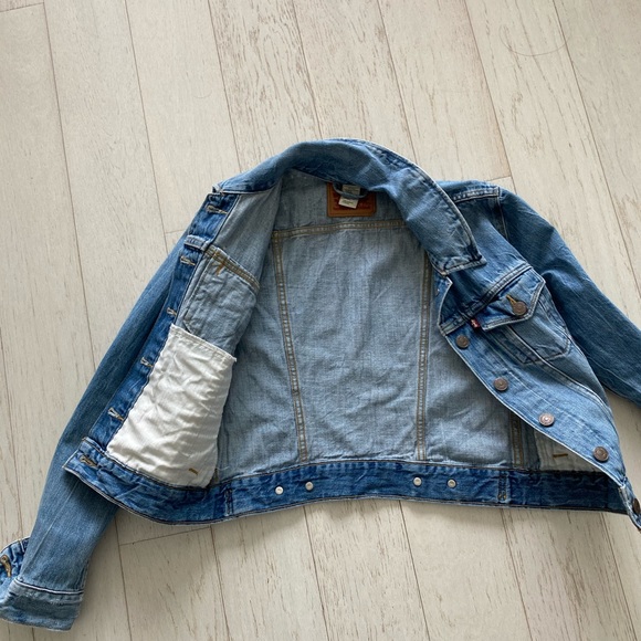 Levi’s Jean jacket - Picture 6 of 8